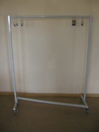 3226 Stand for clothes with clamp Veit